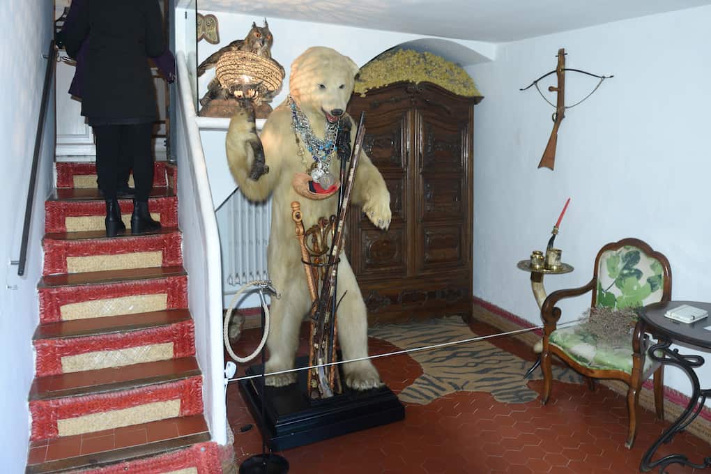 Escultura de un oso en la casa-museo salvador dalí